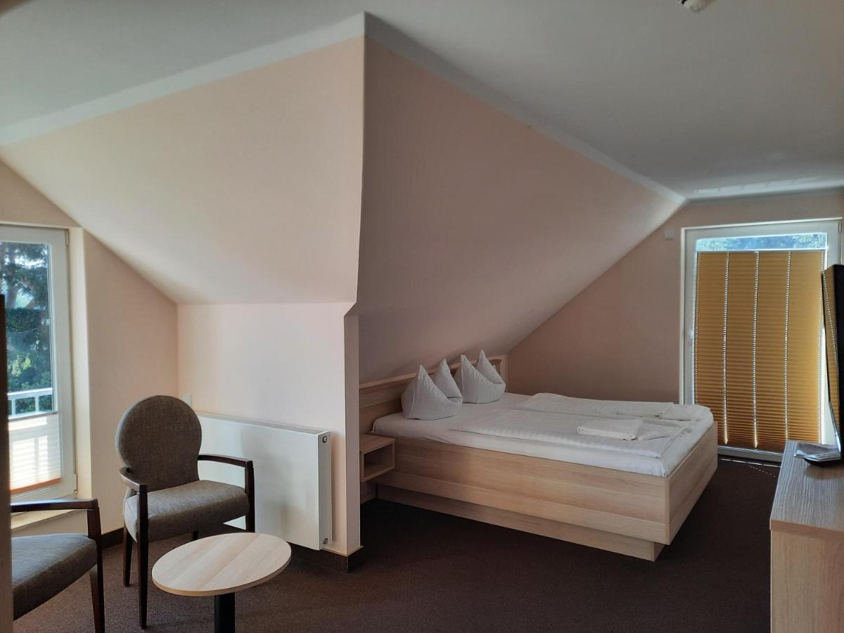 Hotel Karl'S Burg Kölpinsee Kültér fotó