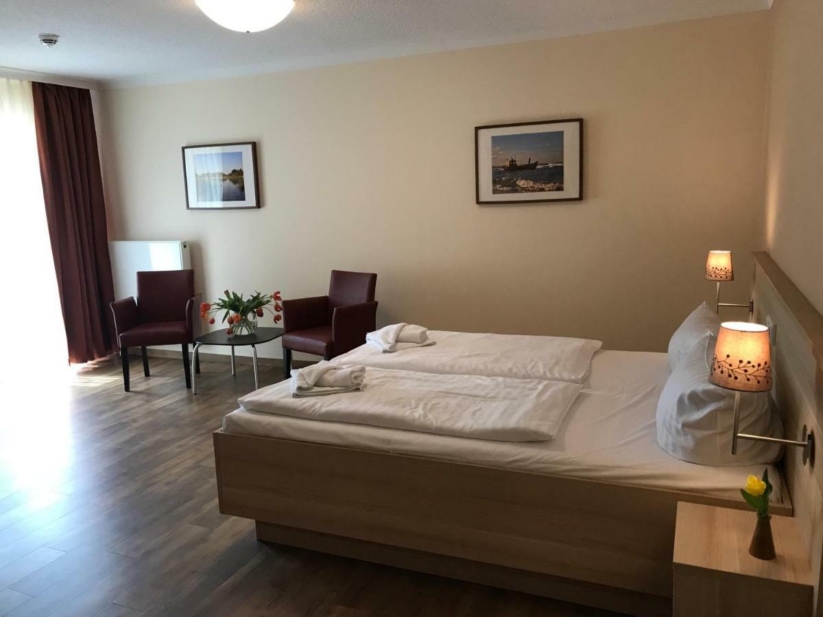 Hotel Karl'S Burg Kölpinsee Kültér fotó